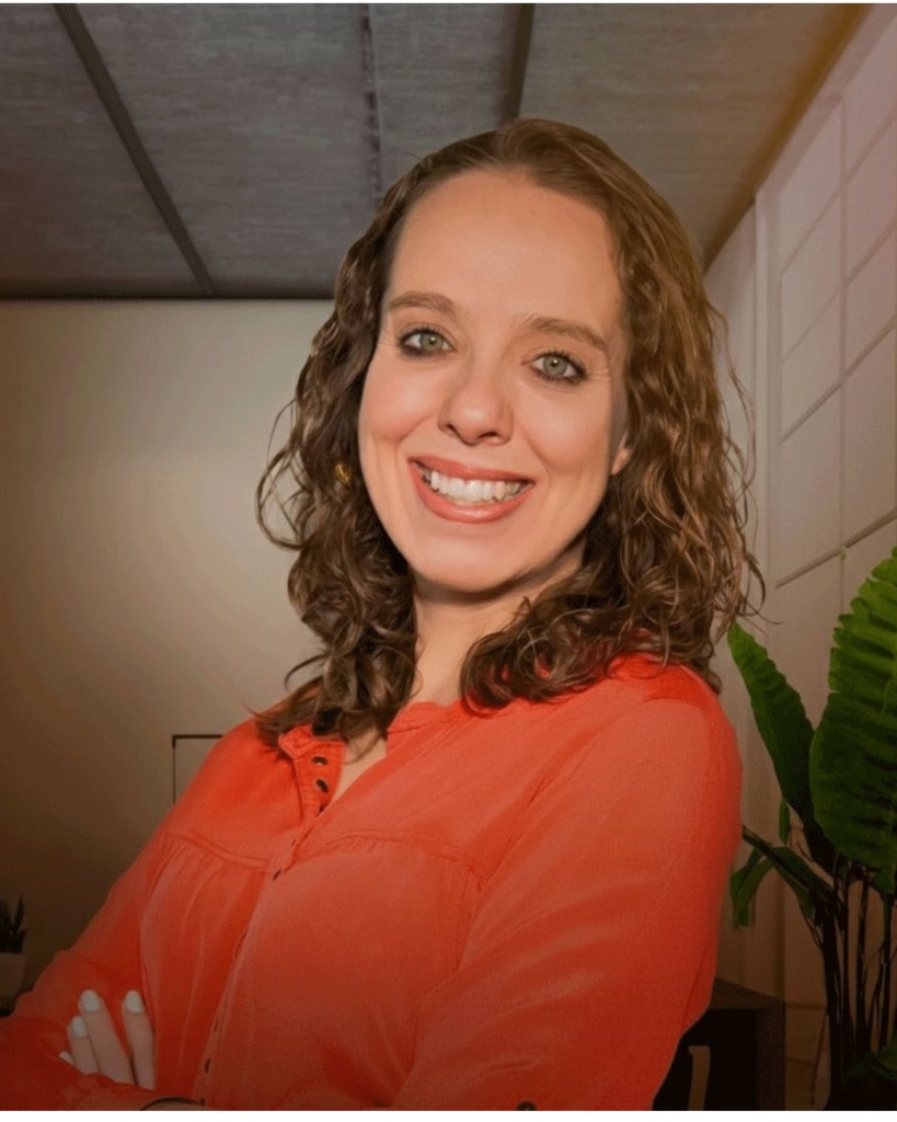 Polly Gomides - ESL Specialist & Fluency Mentor